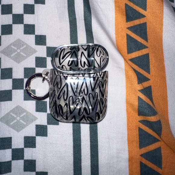 AirPods case - Picture 2 of 3